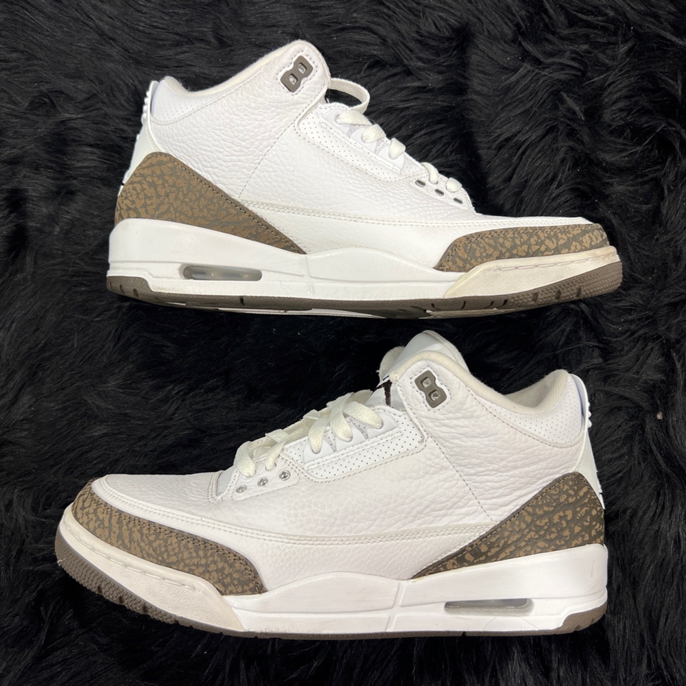 Jordan Men's Athletic Shoes White and Brown Leather Sneakers